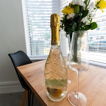 Bay City Studio Apartments By Staying-Away Cardiff Esterno foto