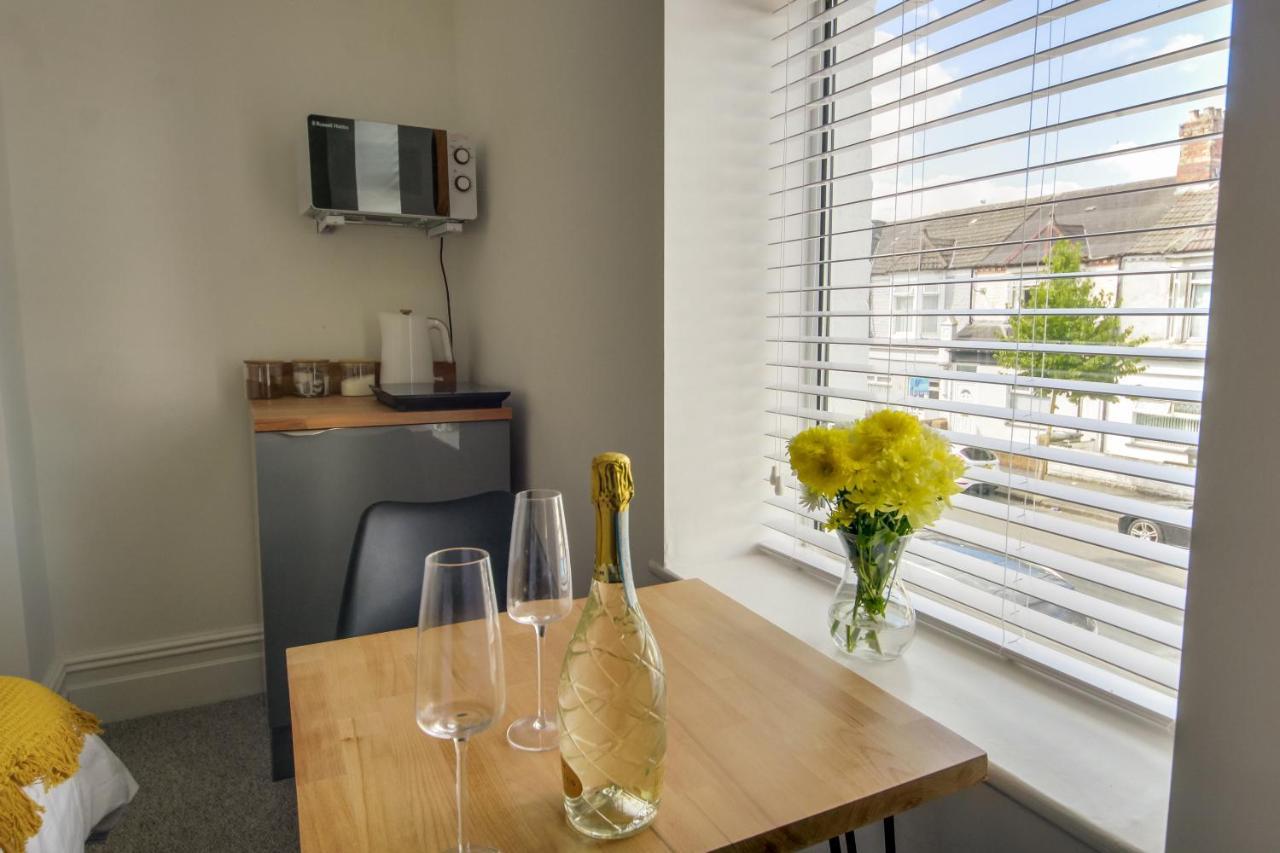 Bay City Studio Apartments By Staying-Away Cardiff Esterno foto